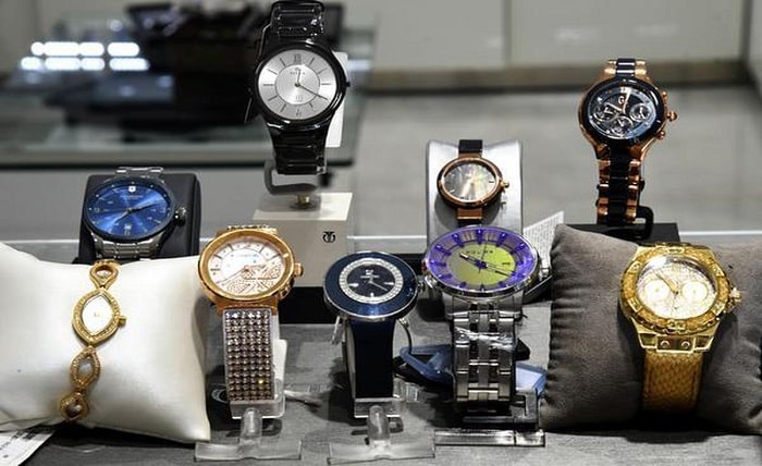 helios watch store - by titan